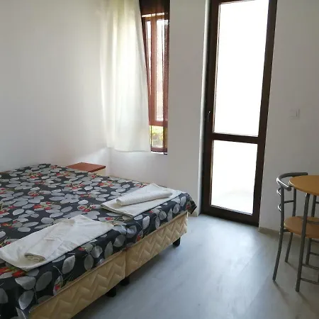 Pomorini * نيسيبار